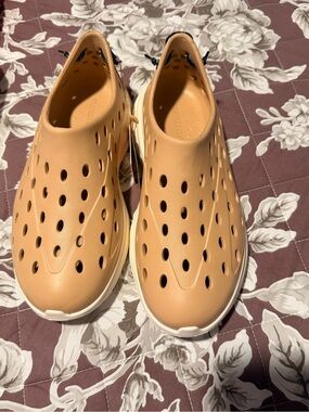 New project cloud UNISEX Tan Slip-On Clog Shoes